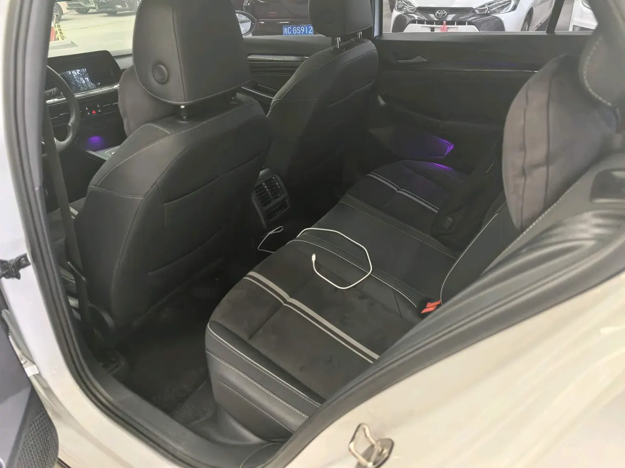 Volkswagen 2023 Golf 8 R-Line 1.4TSI 280TSI Automatic 4