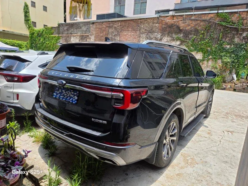 Ford 2023 Explorer 2.3T EcoBoost 285 4-wheel fashion plus version 6-seat automatic gear 2