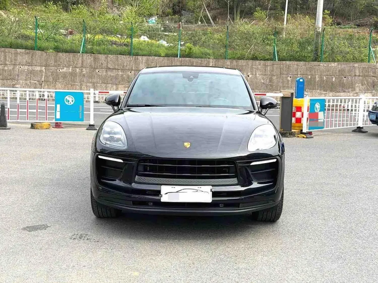Open image lightbox: Porsche Macan (Imported) 2026 Macan 2.0T Dream Edition Automatic Gear