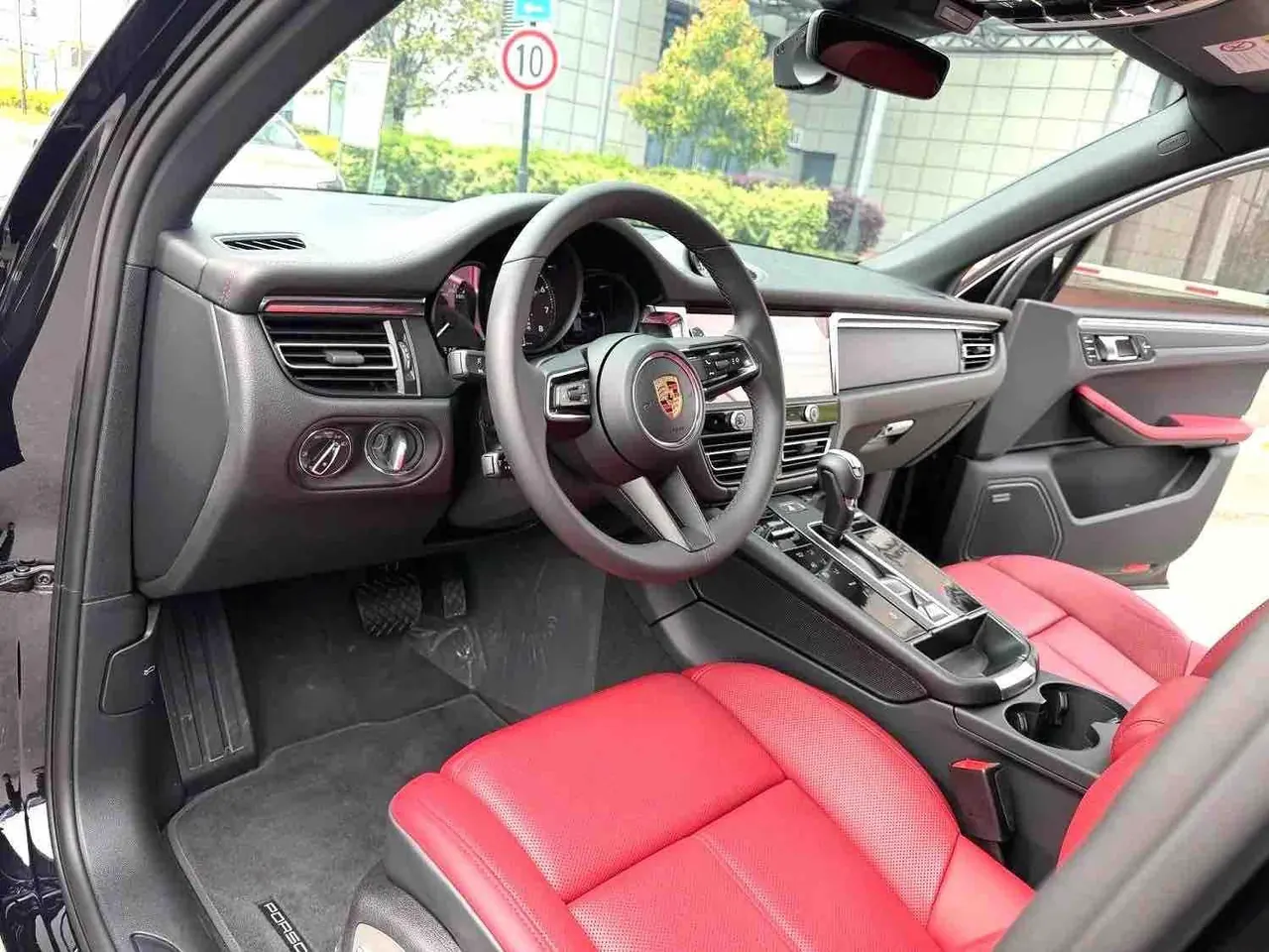 Porsche Macan (Imported) 2026 Macan 2.0T Dream Edition Automatic Gear 10
