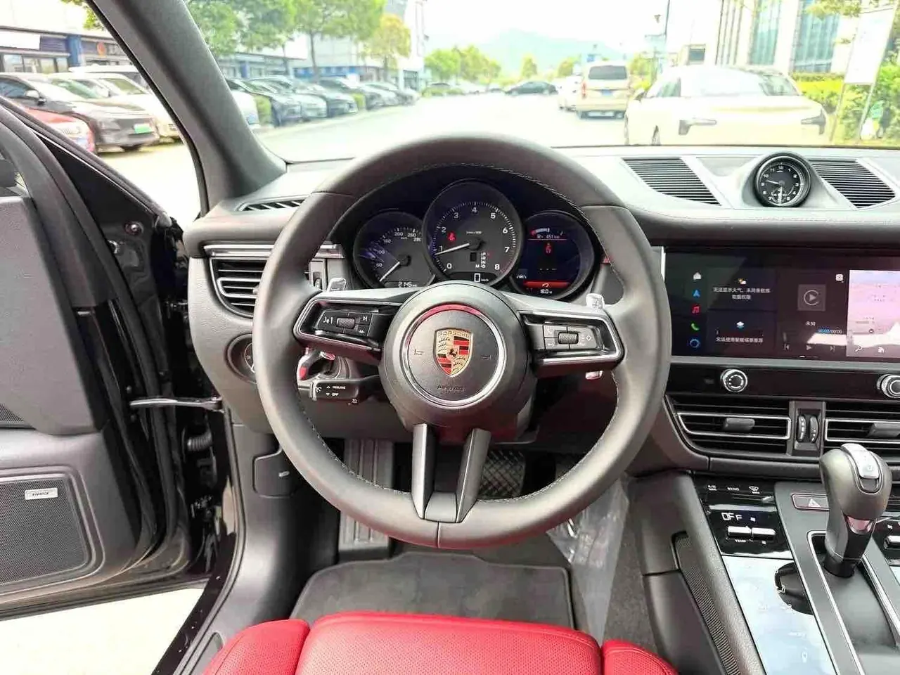 Porsche Macan (Imported) 2026 Macan 2.0T Dream Edition Automatic Gear 12