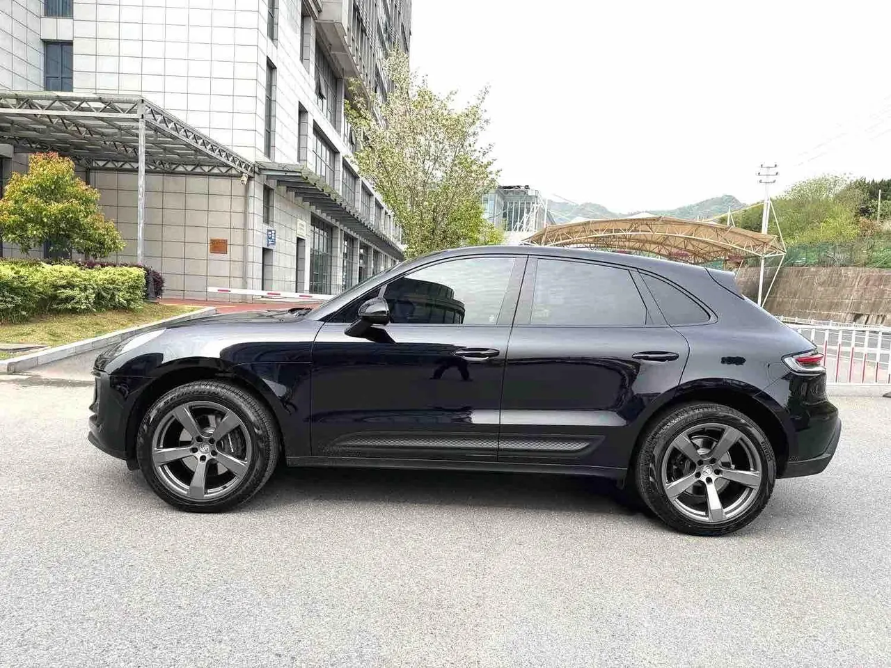 Porsche Macan (Imported) 2026 Macan 2.0T Dream Edition Automatic Gear 2