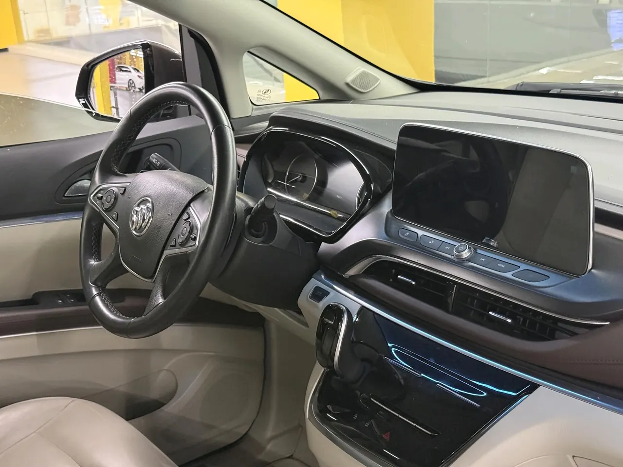 Buick 2020 GL8 Land Business Class 2.0T 652T Premium Automatic Gear 7