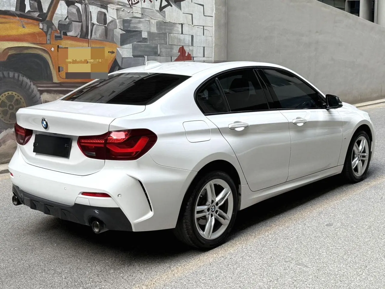 BMW 1 Series 2023 120i 1.5T M Sports Obsidian Night Edition Automatic Gear 4
