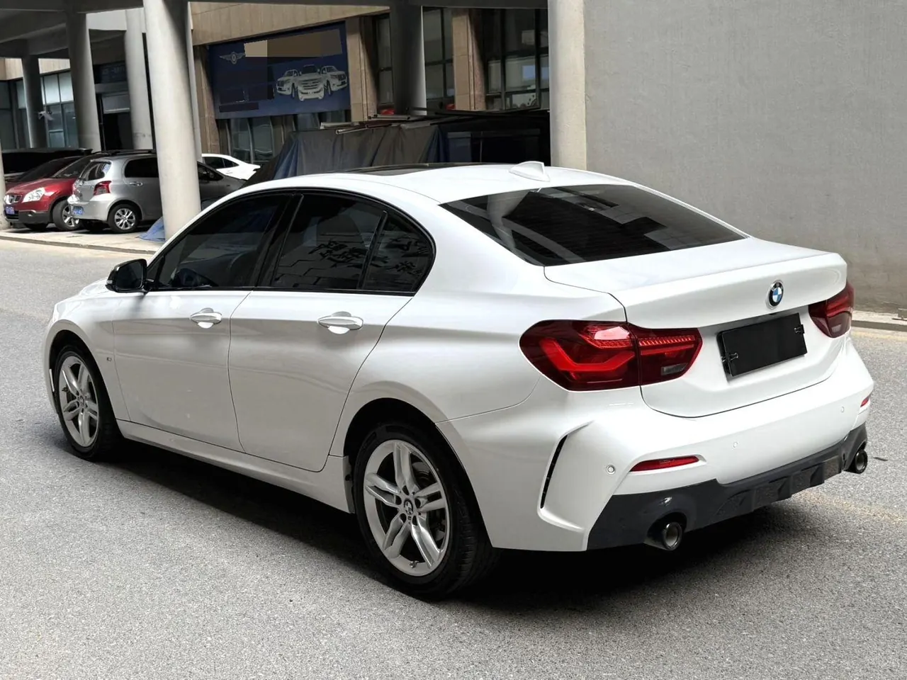 BMW 1 Series 2023 120i 1.5T M Sports Obsidian Night Edition Automatic Gear 5