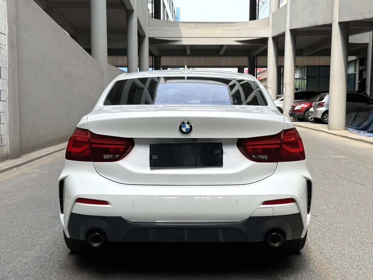 BMW 1 Series 2023 120i 1.5T M Sports Obsidian Night Edition Automatic Gear 6