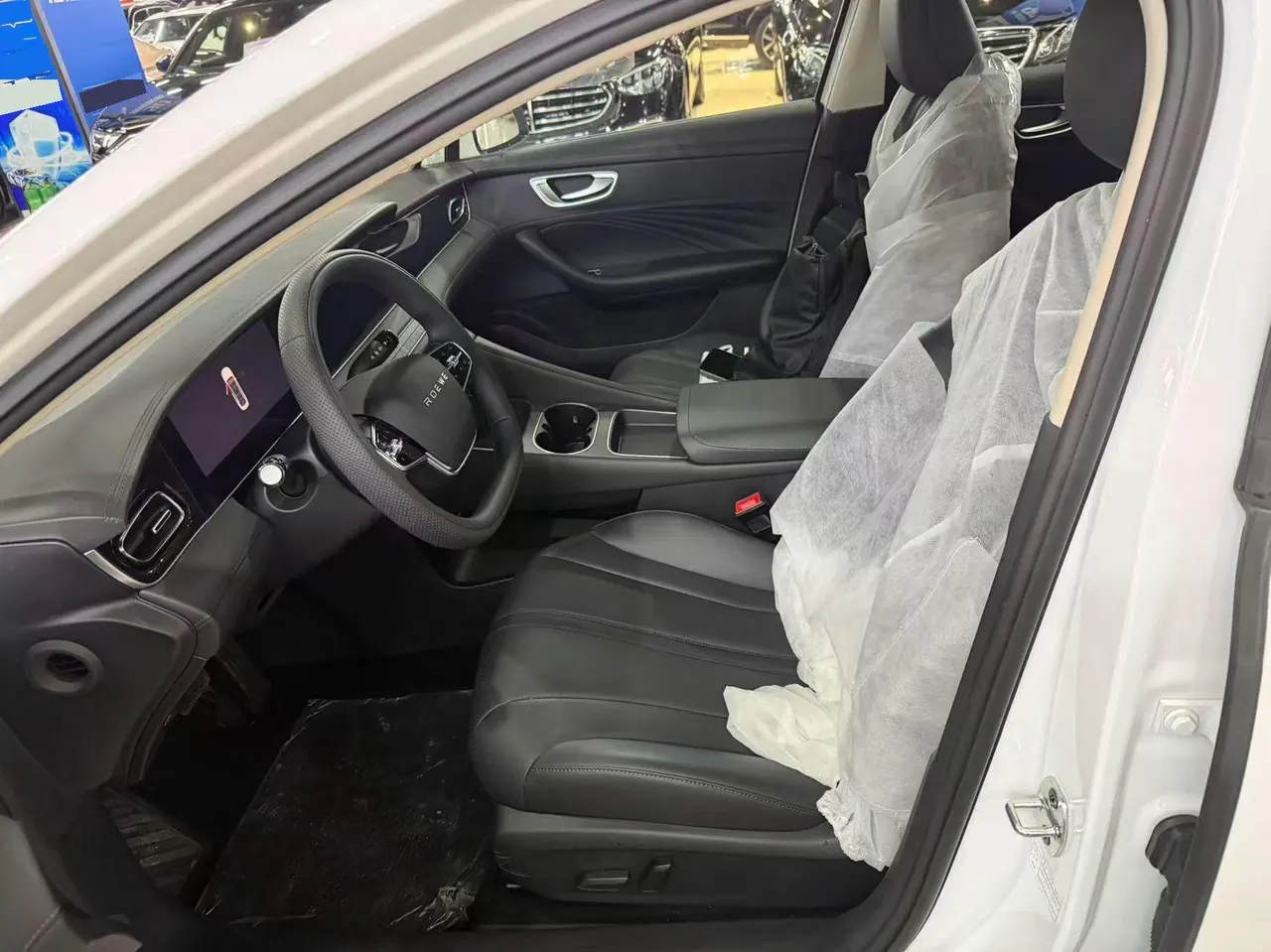 Roewe 2023 D7 DMH 1.5 125km Exceed Edition Automatic Gear 2
