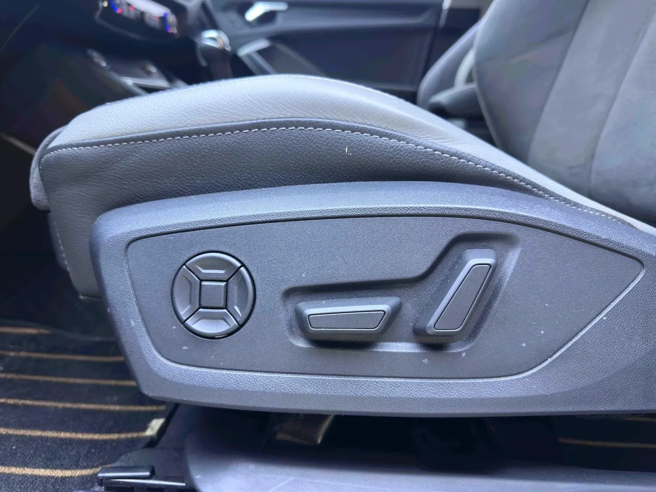 Audi 2023 Q3 1.4TFSI 35TFSI Fashion Dynamic Automatic 9