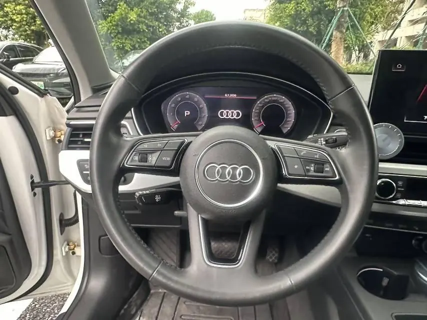 Audi 2020 A4L 2.0TFSI 40TFSI Quattro Deluxe Dynamic Automatic 2