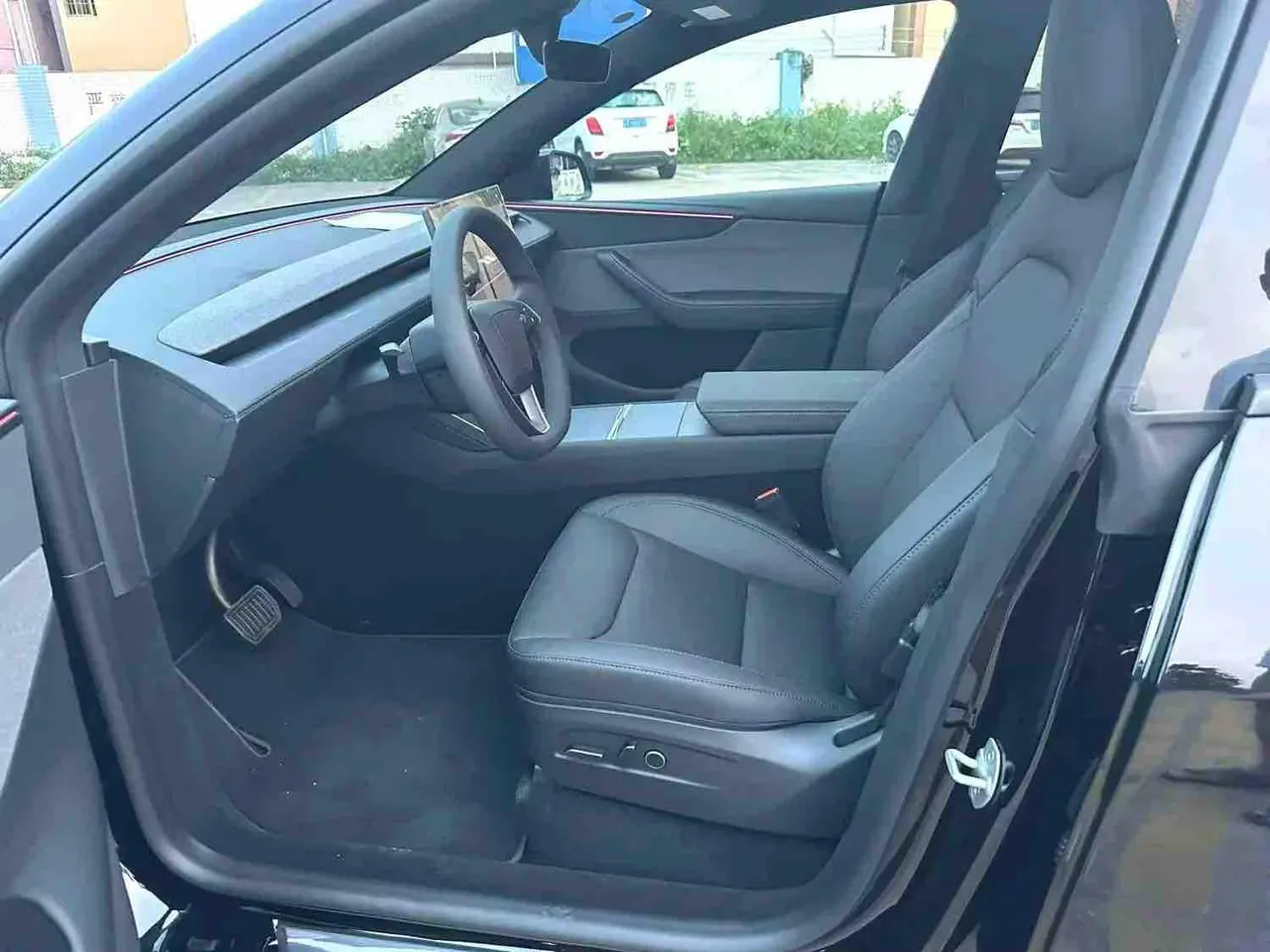 Tesla 2026 Model Y Rear-Wheel-Drive Automatic 3