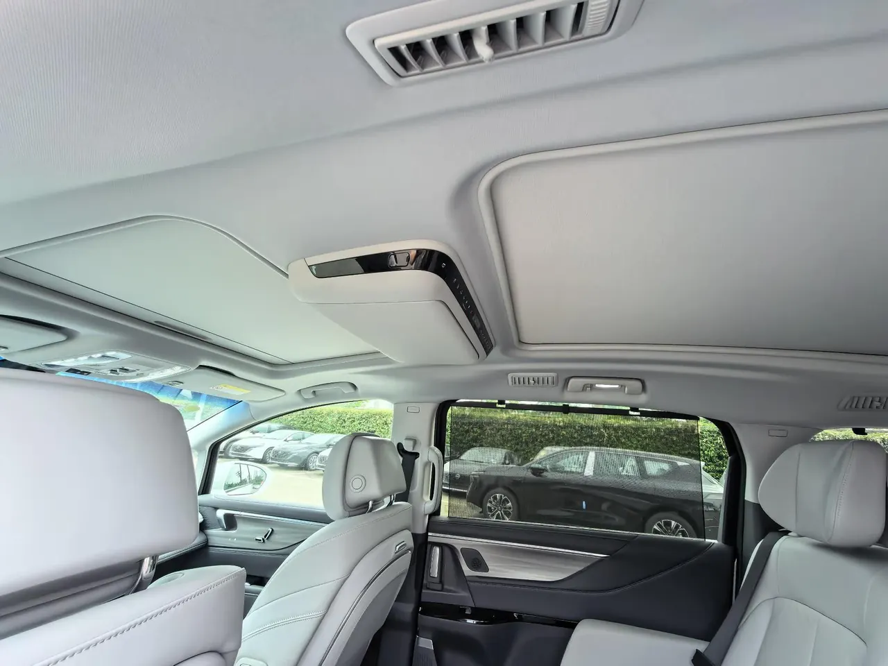 Buick 2026 GL8 ES Lu Zun 48V 2.0T Premium Edition Automatic Gear 5
