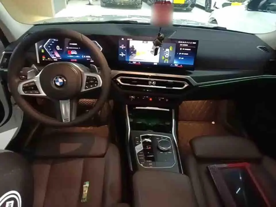 BMW 3 Series 2023 325i 2.0T M Sports Suit Automatic Gear 3