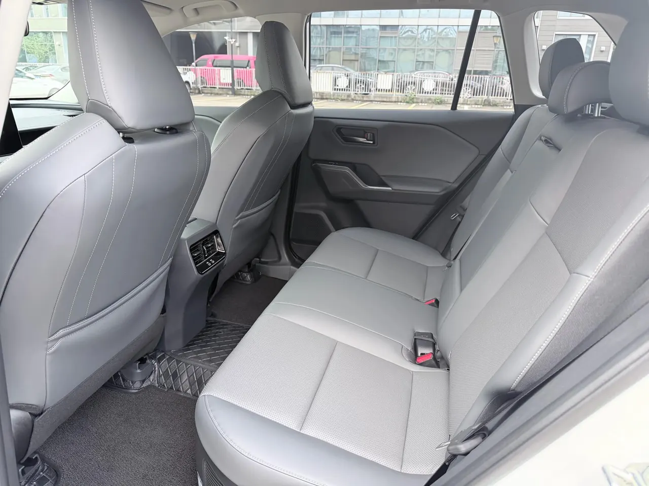 Toyota 2026 RAV4 Rongfang Double Engine 2.5 Stepless Four-wheel Drive Deluxe Automatic Gear 12