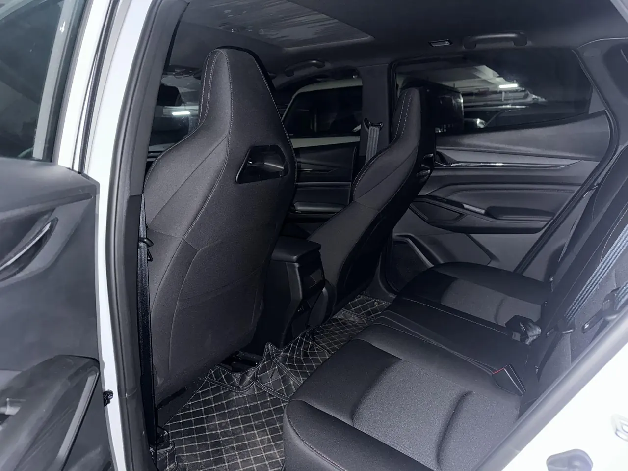 Cadillac 2020 XT4 2.0T 28T Two-Drive Leading Automatic Gear 3
