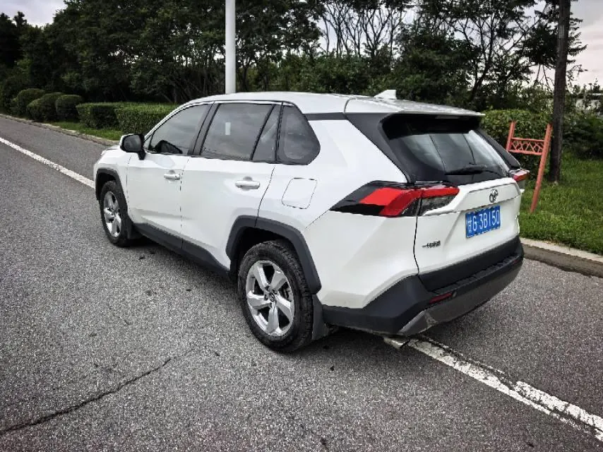 Toyota 2020 RAV4 Rongbo 2.0 Stepless Two-Drive Fashion Edition PLUS Automatic Gear 4