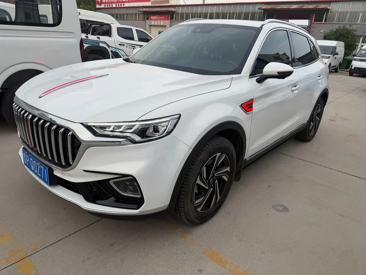 Open image lightbox: HongQi 2022 HS5 2.0T Zhilian Flag Edition (Revised) Automatic Gear