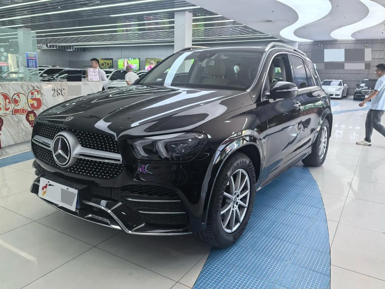 Открыть галерею: Mercedes Benz GLE (Imported) 2020 GLE 350 4MATIC 2.0T Fashion (Modified) Automatic Gear