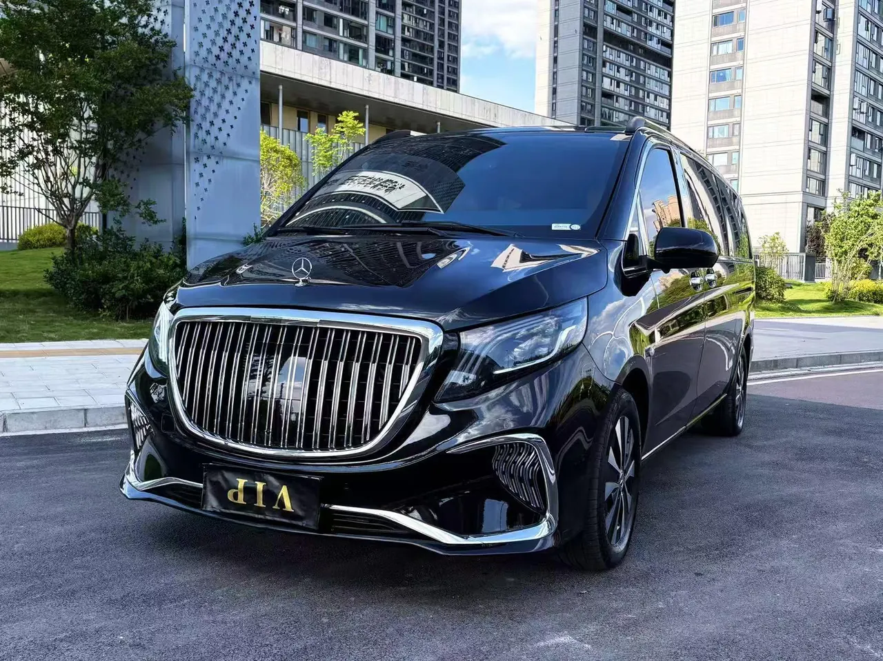 Open image lightbox: Mercedes Benz 2023 Vito 2.0T Business Edition 7-seat Automatic Gear