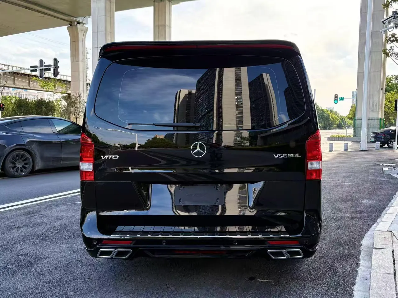 Mercedes Benz 2023 Vito 2.0T Business Edition 7-seat Automatic Gear 12