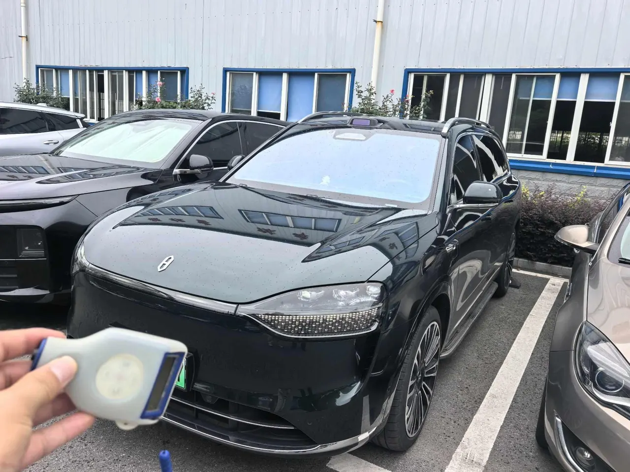 AITO 2024 AITO M9 extended range Max version 42kWh automatic gear - View 1