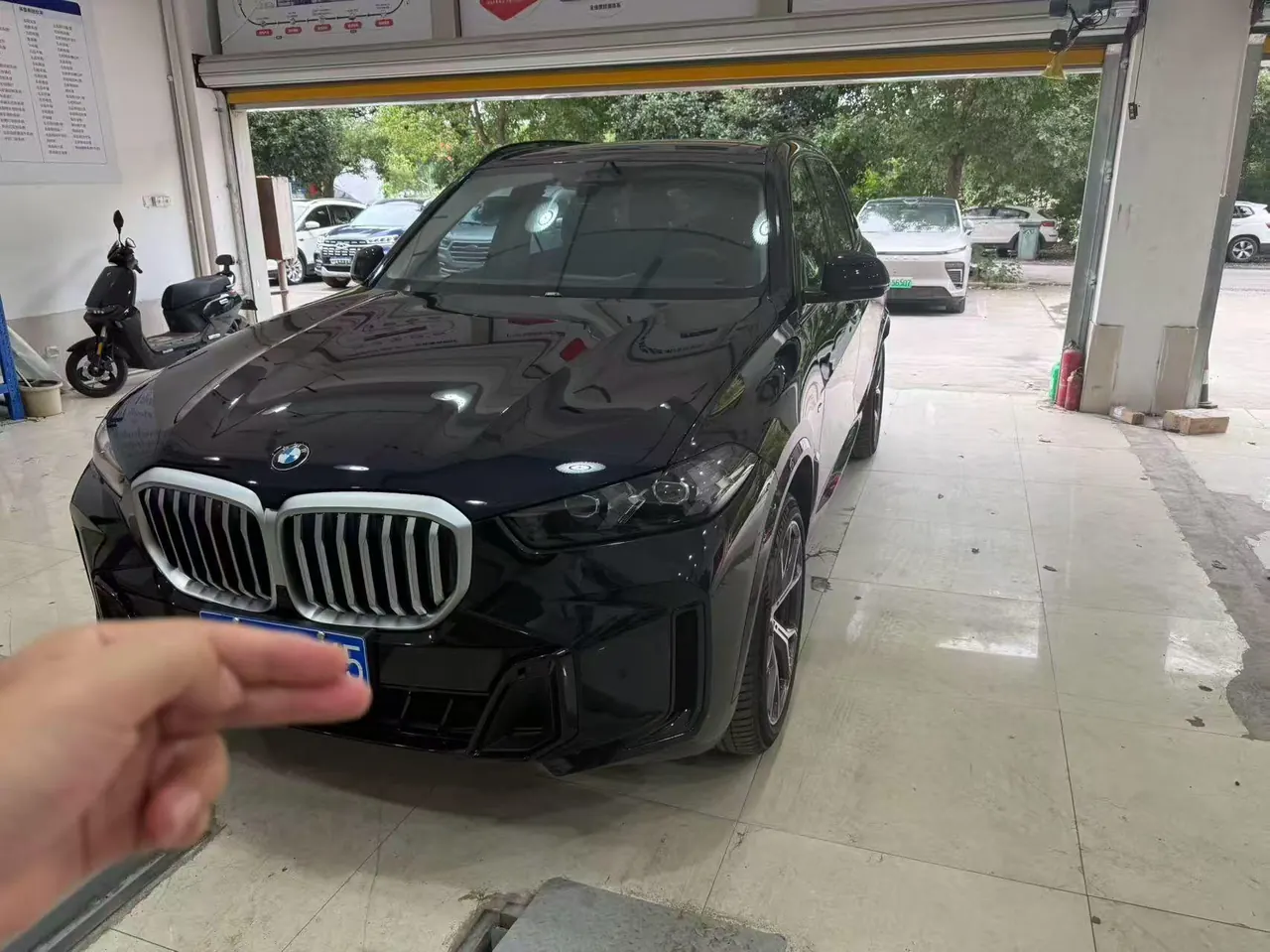 BMW 2026 X5 xDrive30Li 48V 2.0T exclusive m sports obsidian night suit automatic gear - View 1