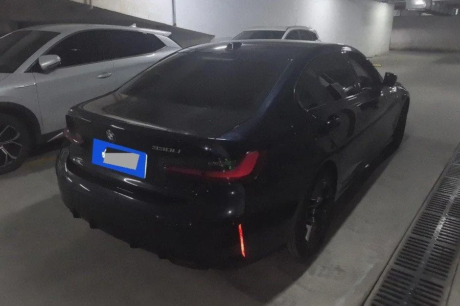 BMW 3 Series 2025 330Li 2.0T M Sports Obsidian Night Suit Automatic Gear 2