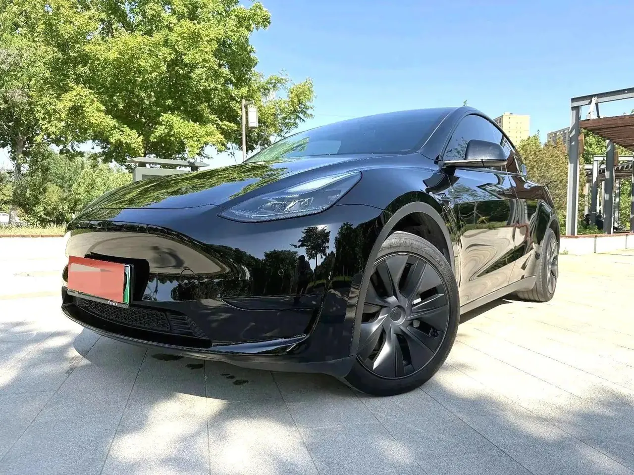Tesla 2023 Model Y rear-wheel drive version automatic transmission - View 1