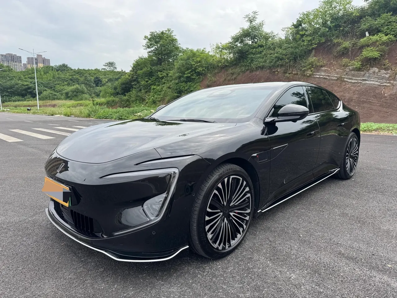 Open image lightbox: Avatr 2026 Avatr 12 Ultra all-electric four-wheel-drive automatic transmission
