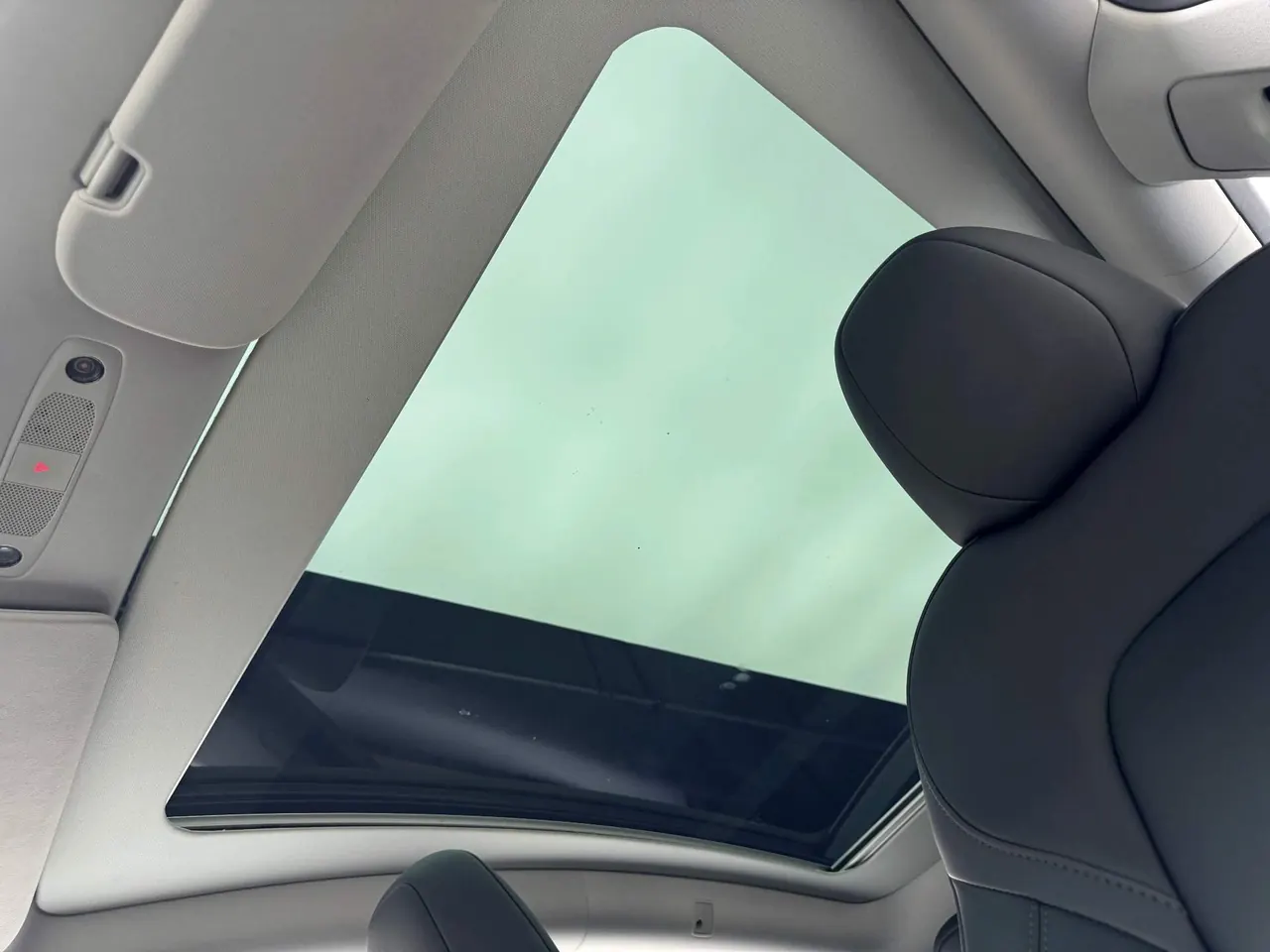 Tesla 2022 Model Y rear-wheel drive version automatic transmission 2