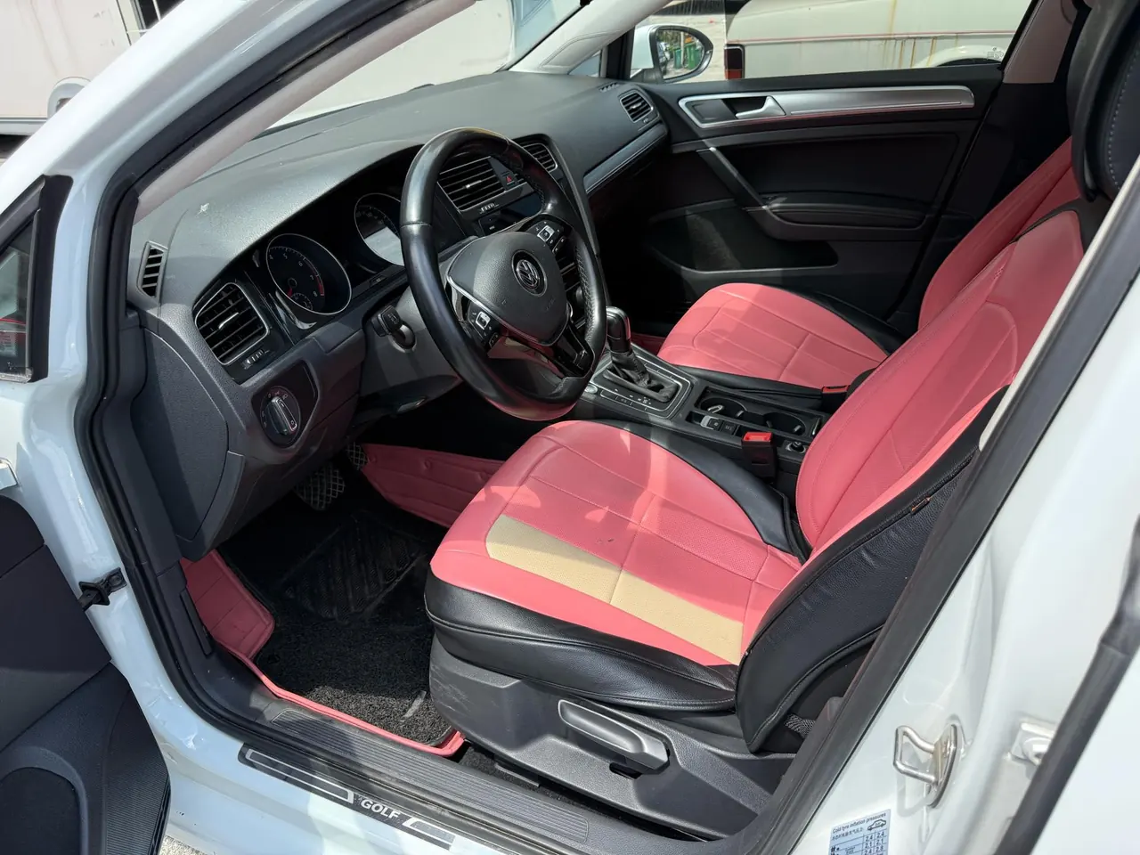 Volkswagen 2020 Golf 7 1.4TSI 280TSI Beloved Edition Comfortable Automatic 4