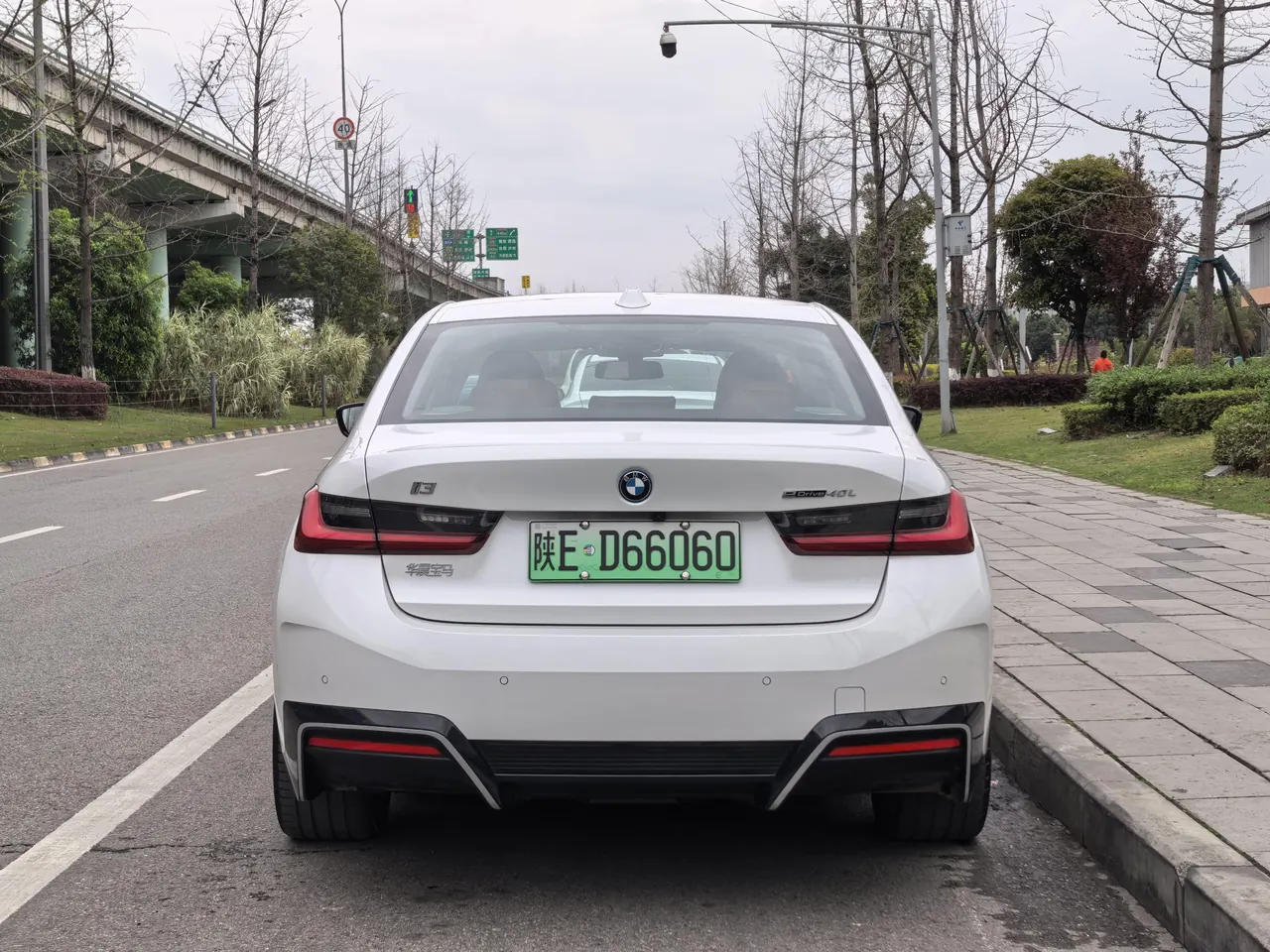 BMW 2025 i3 eDrive 40 L obsidian night sports suit automatic gear 5