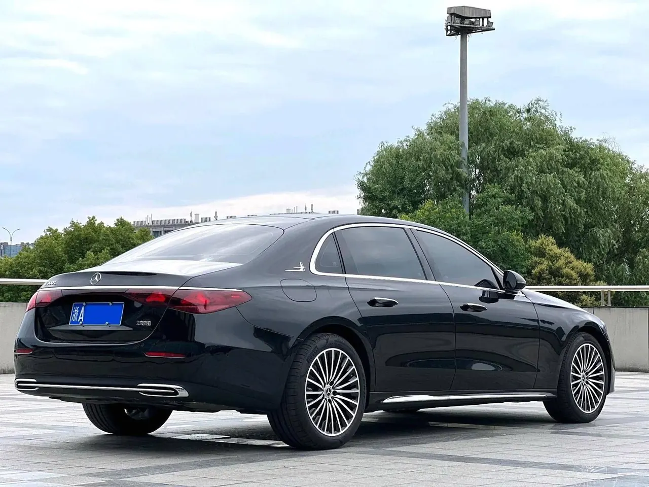 Mercedes Benz E Class 2024 E 300 L 48V 2.0T Luxury Automatic Gear 7