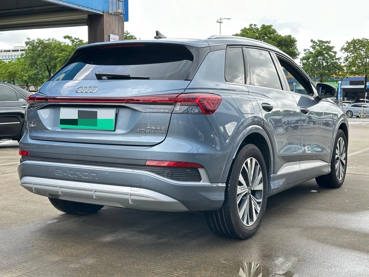 Audi 2024 Q4 e-tron 40 Creation Edition Automatic Gear 4