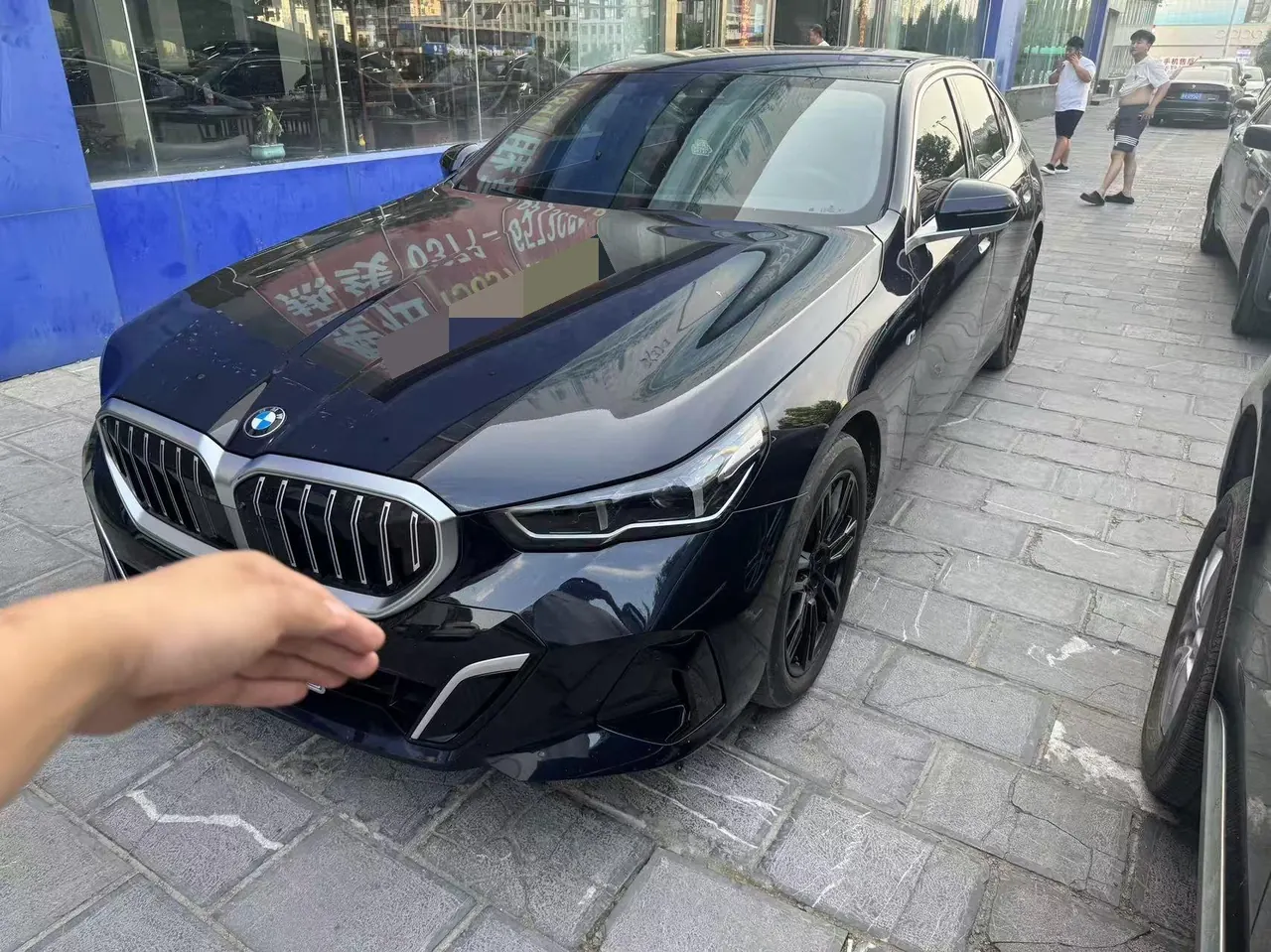 BMW 5 Series 2024 model 530Li 48V 2.0T Leading Edition M Sport Package Automatic - View 1