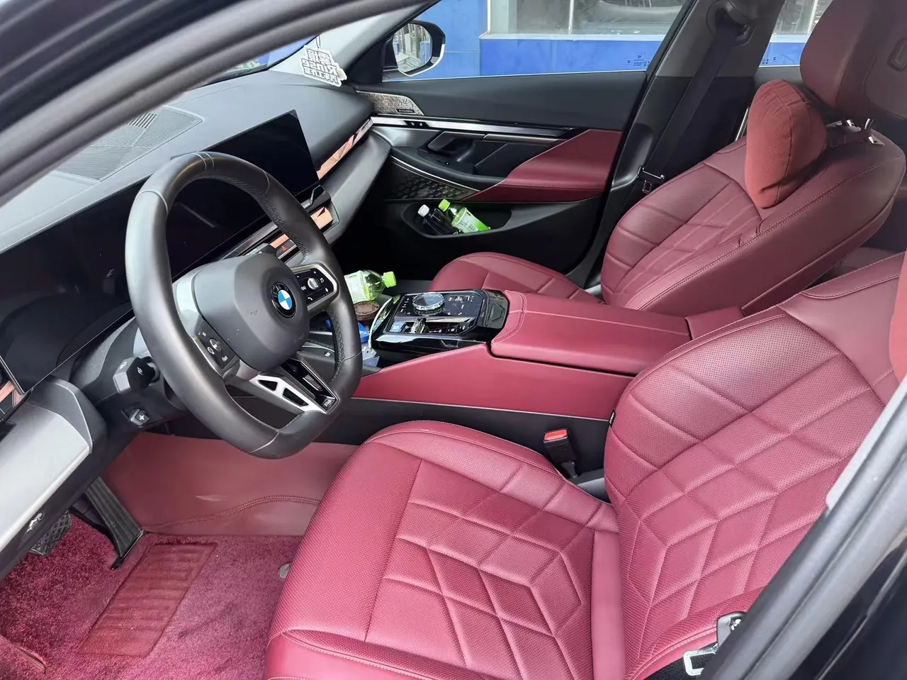 BMW 5 Series 2024 model 530Li 48V 2.0T Leading Edition M Sport Package Automatic 3