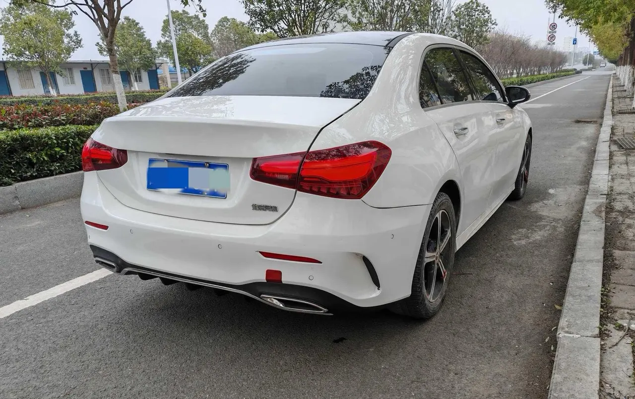 Mercedes Benz Class A 2023 A 200 L 1.3T Fashion Automatic Gear 3
