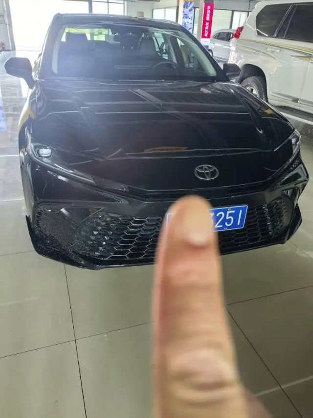 Toyota 2026 Camry Double Engine 2.0HSE Stepless Sports Lite Edition Automatic Gear 3