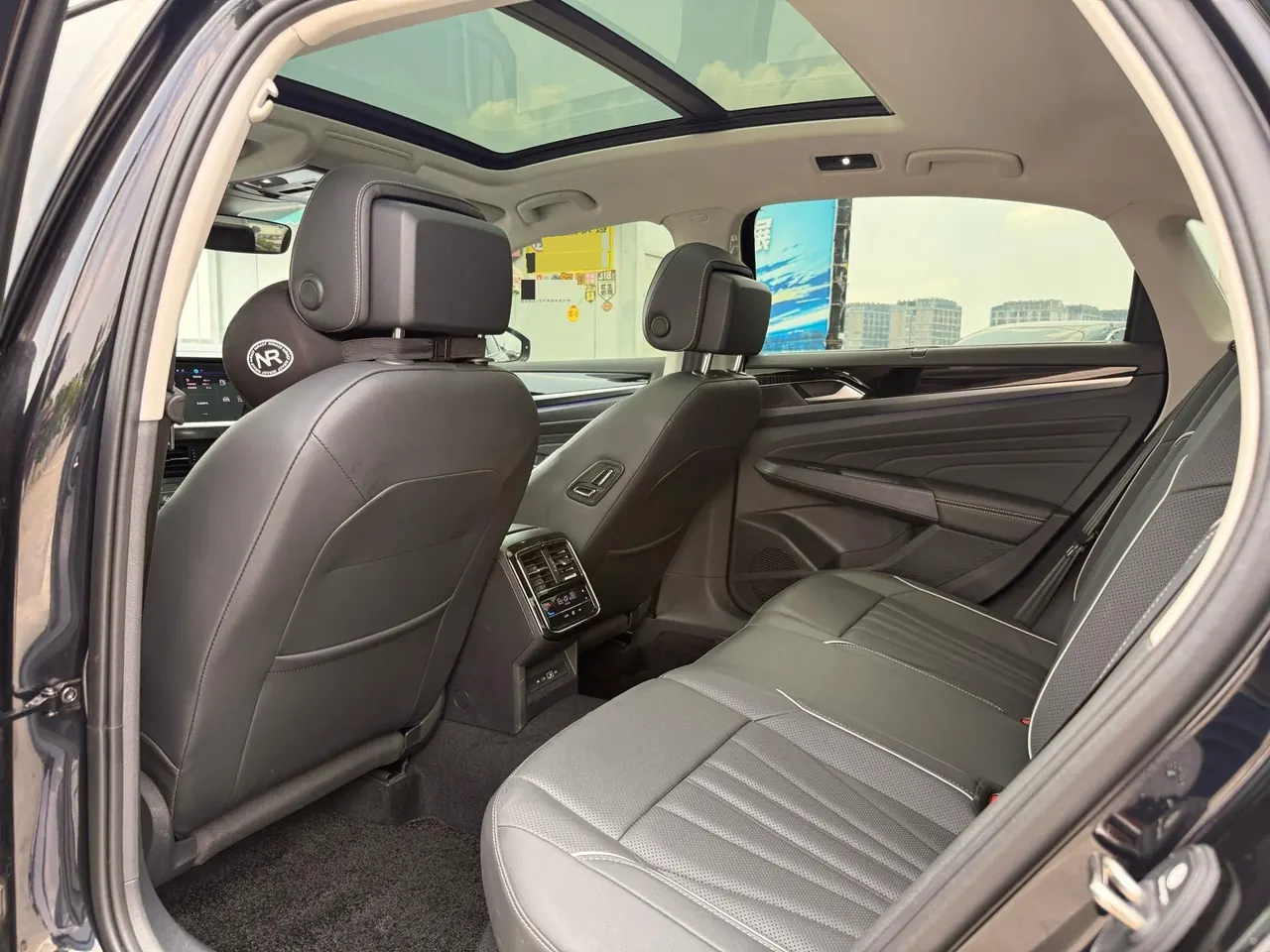 Volkswagen 2024 Passat 2.0TSI 380TSI Star Deluxe Edition Automatic Transmission 10