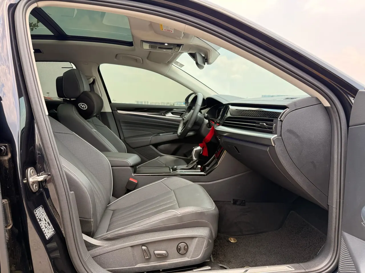 Volkswagen 2024 Passat 2.0TSI 380TSI Star Deluxe Edition Automatic Transmission 13