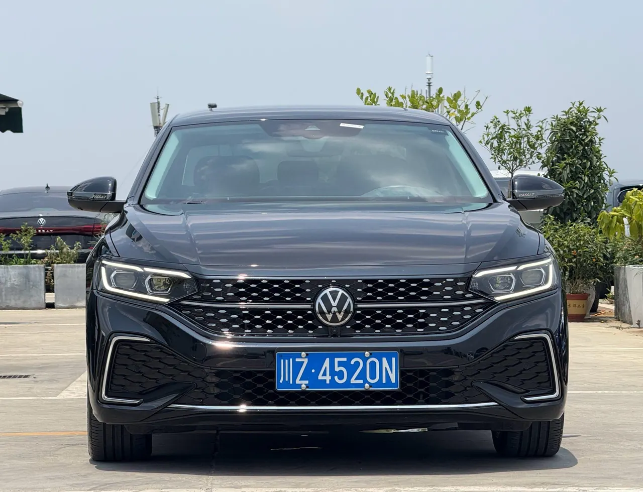 Volkswagen 2024 Passat 2.0TSI 380TSI Star Deluxe Edition Automatic Transmission 2