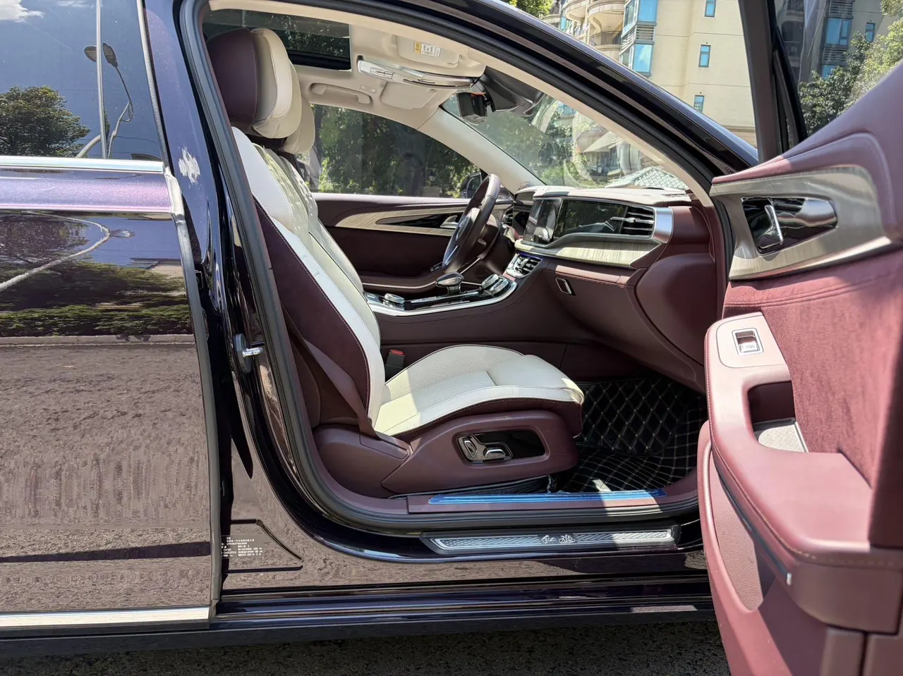 HongQi 2022 H9 48V 2.0T Zhilian Qi Chang Edition Automatic Gear 17