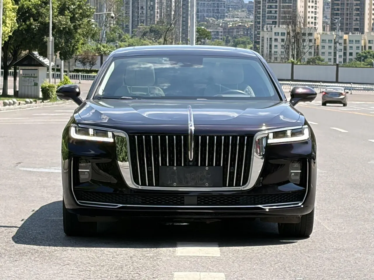 HongQi 2022 H9 48V 2.0T Zhilian Qi Chang Edition Automatic Gear 3