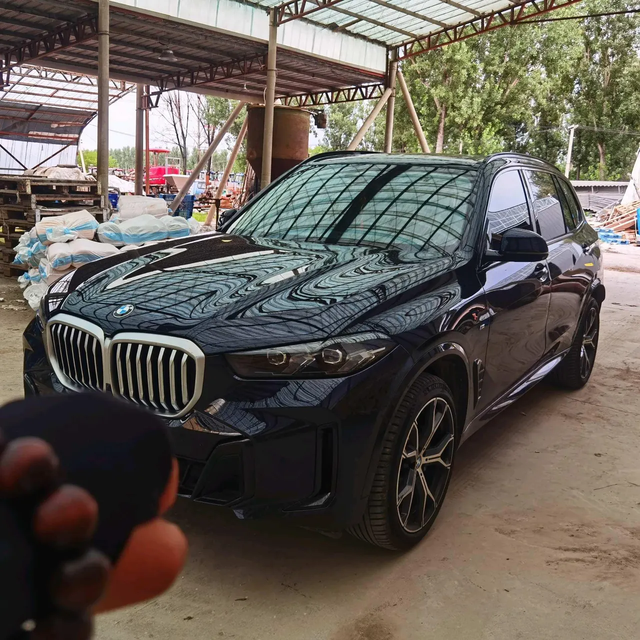 Open image lightbox: BMW 2023 X5 xDrive30Li 48V 2.0T exclusive m sports obsidian night suit automatic gear