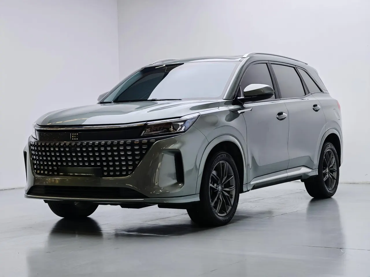 打开图片灯箱:LanDian 2023 LanDian E5 1.5 stepless DE-i 100KM free automatic transmission