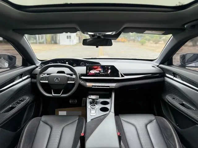 ChangAn 2023 UNI-V 2.0T Leading Speed Edition Automatic Gear 10