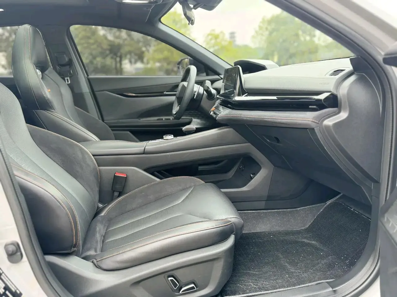 ChangAn 2023 UNI-V 2.0T Leading Speed Edition Automatic Gear 12