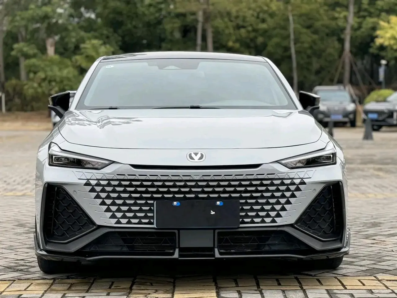 ChangAn 2023 UNI-V 2.0T Leading Speed Edition Automatic Gear 2