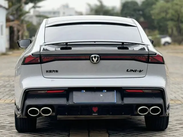 ChangAn 2023 UNI-V 2.0T Leading Speed Edition Automatic Gear 4