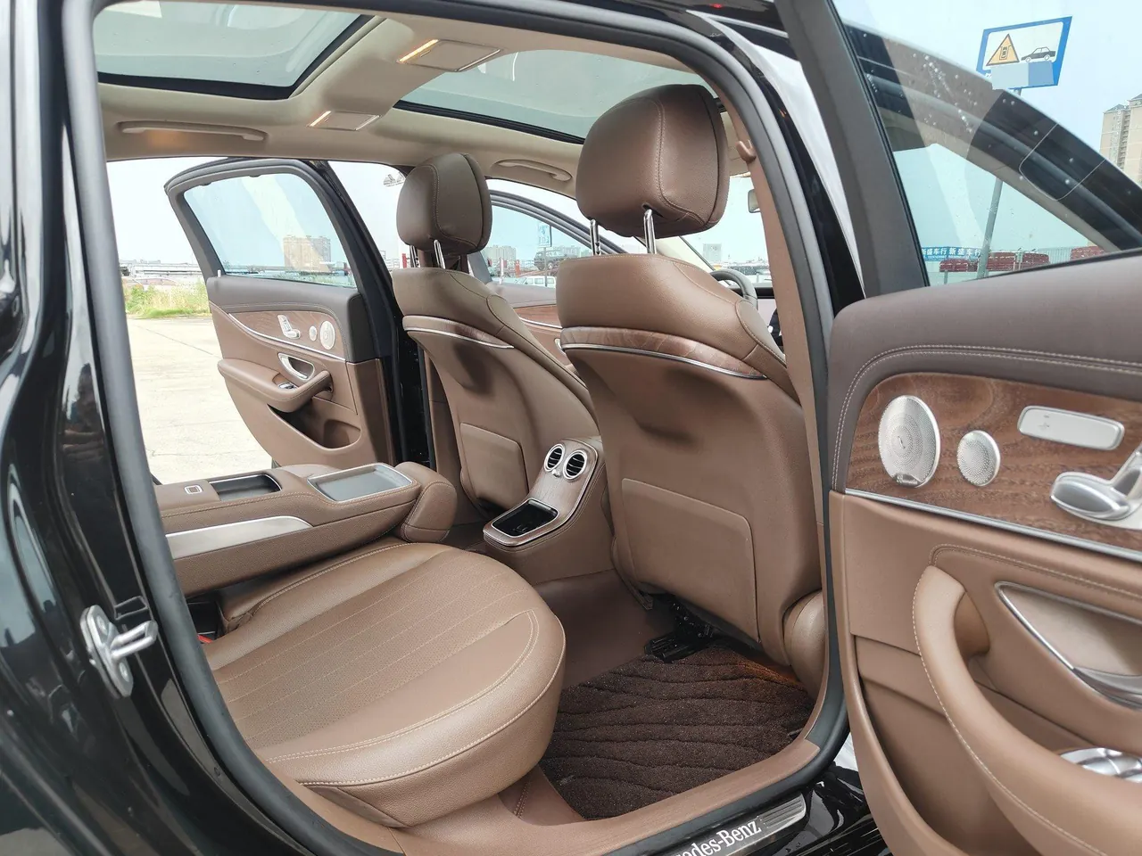 Mercedes Benz E Class 2022 E 300 L 2.0T Luxury (Modified 3) Automatic Gear 6