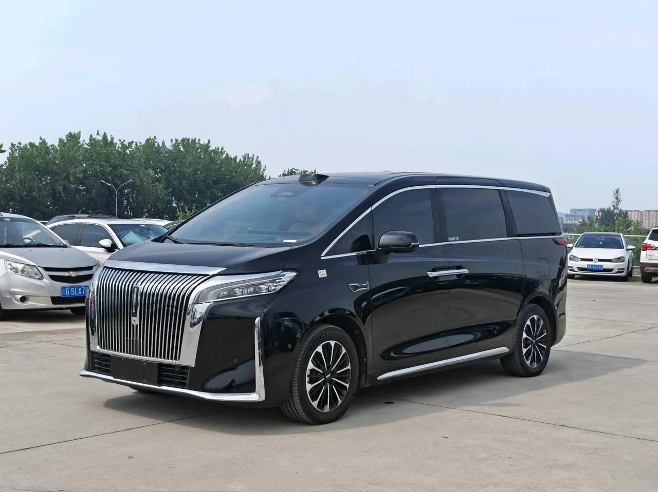 Open image lightbox: WEY 2025 Mountain 7 Hi4 1.5T Four-wheel Drive Edition Automatic Gear